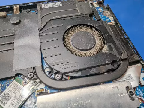 Czyszczenie laptopa i wymiana pasty: HP 16-wd0220nw